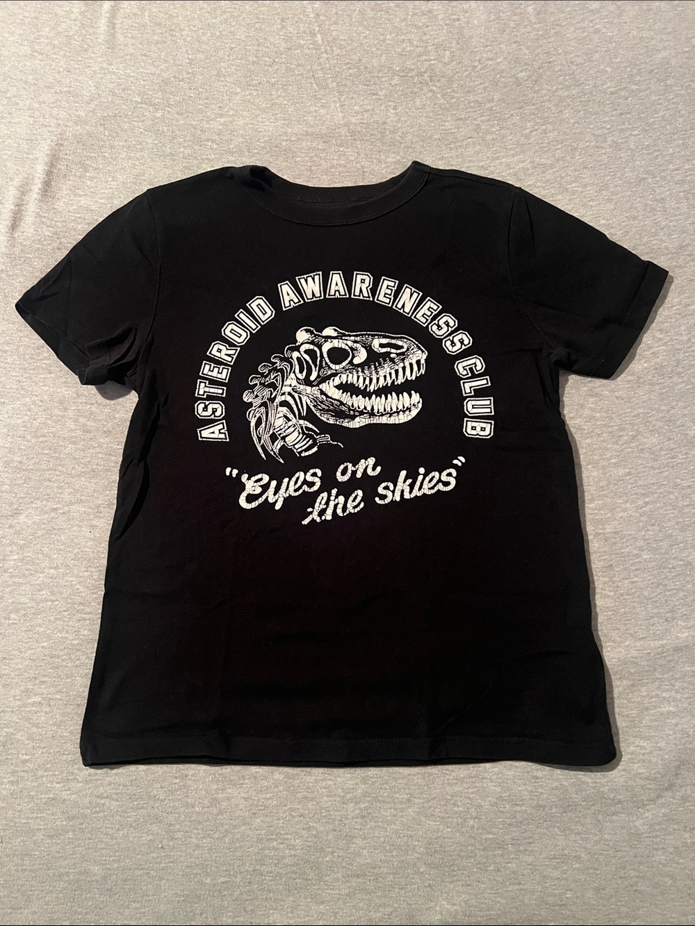 GAP Black Tee with White Dinosaur Skull Graphic